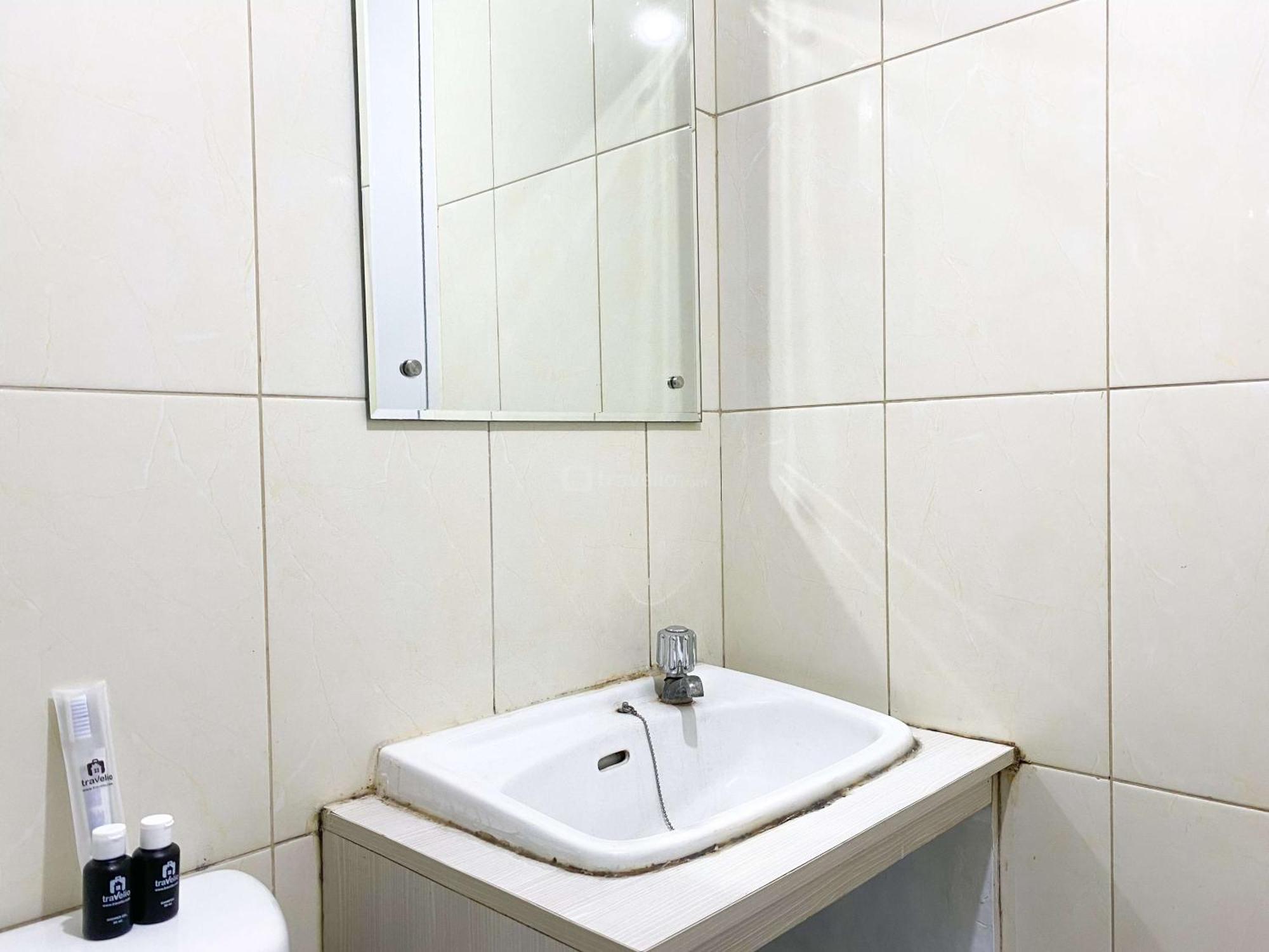 Comfort 2br At Springlake Summarecon By Travelio Bekasi